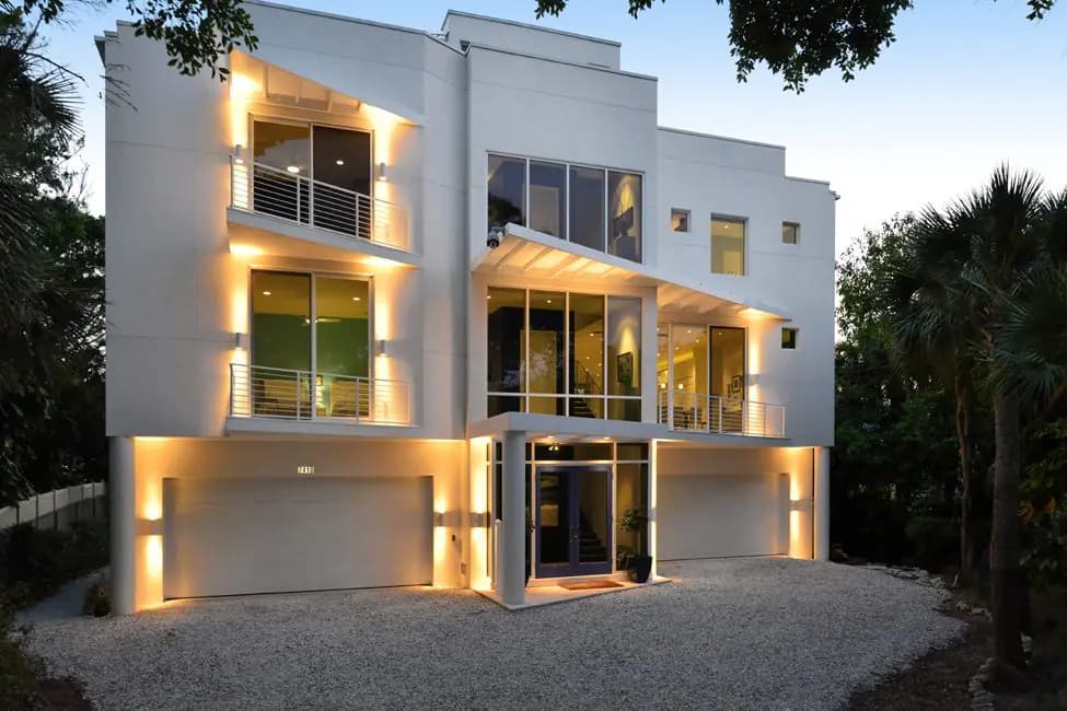 Manasota Key, a modern home built by Voigt Brothers Construction