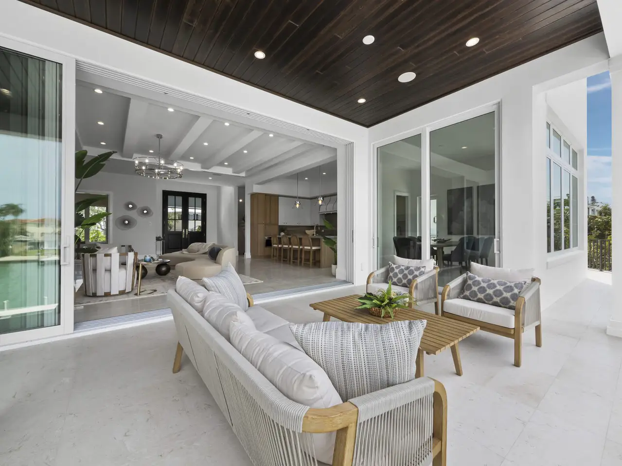 Flamingo, view 5