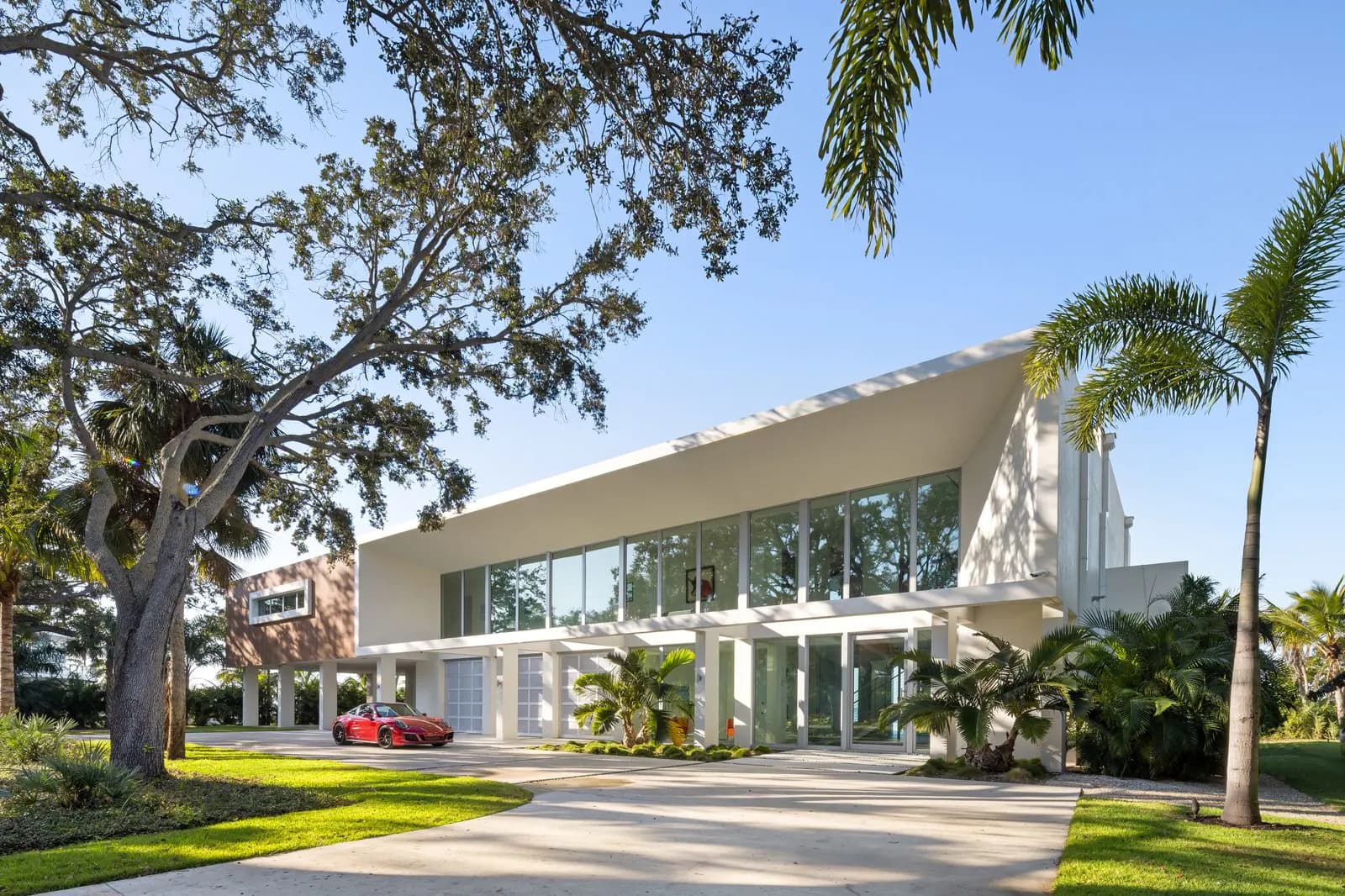 Bentonhaus II, a custom home built by Voigt Brothers Construction
