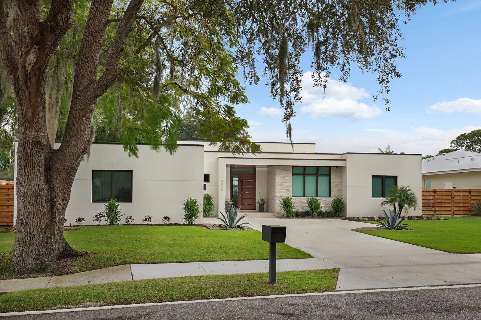 Camino Real Residence